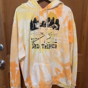 Pura Vida 3XL Yellow and Orange tie-dye oversized sweatshirt.